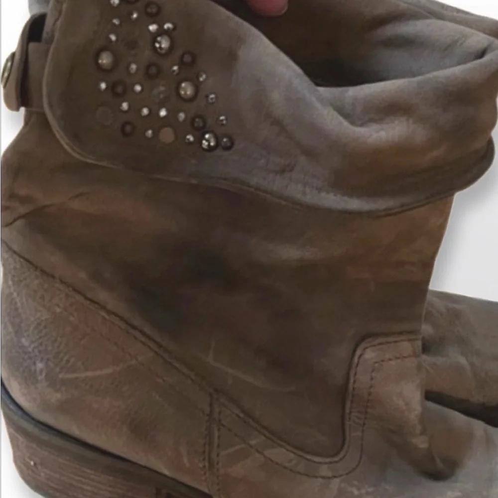 NWOT Kobra Italian Leather Studded Slouchy Ankle Boots